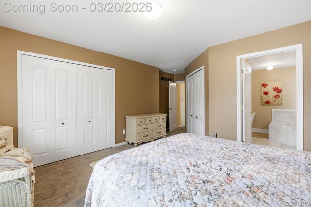 42925 N Hampton Drive, Sterling Heights, MI 48314