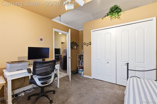 42925 N Hampton Drive, Sterling Heights, MI 48314