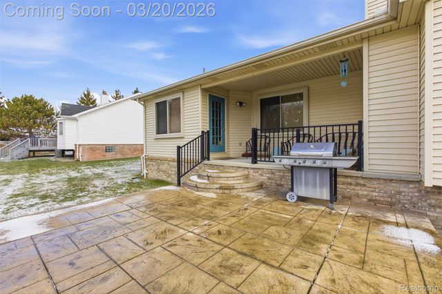 42925 N Hampton Drive, Sterling Heights, MI 48314