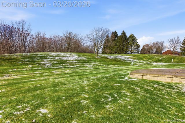 42925 N Hampton Drive, Sterling Heights, MI 48314