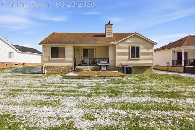 42925 N Hampton Drive, Sterling Heights, MI 48314
