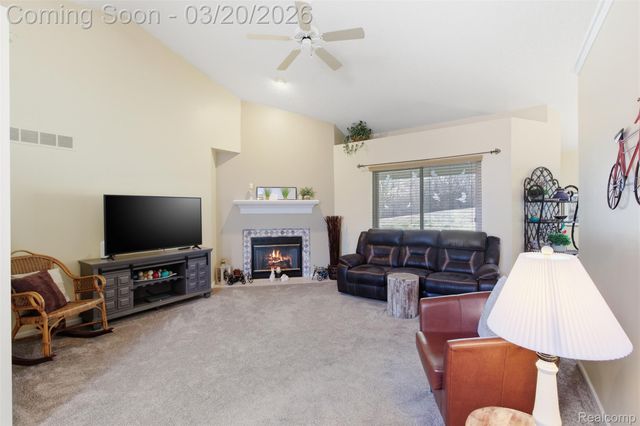 42925 N Hampton Drive, Sterling Heights, MI 48314