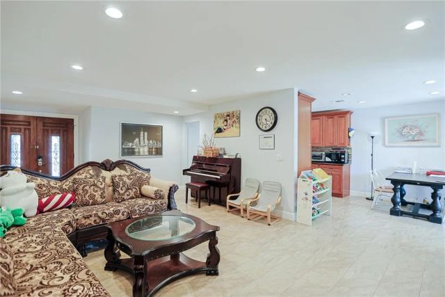 13401 Laux Circle, Garden Grove, CA 92840