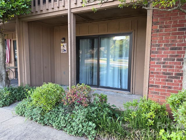 427 6th Avenue W A-12, Hendersonville, NC 28739