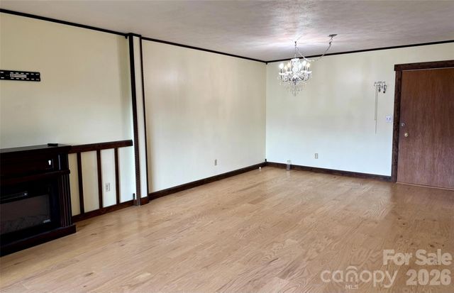 427 6th Avenue W A-12, Hendersonville, NC 28739