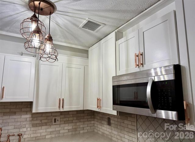 427 6th Avenue W A-12, Hendersonville, NC 28739