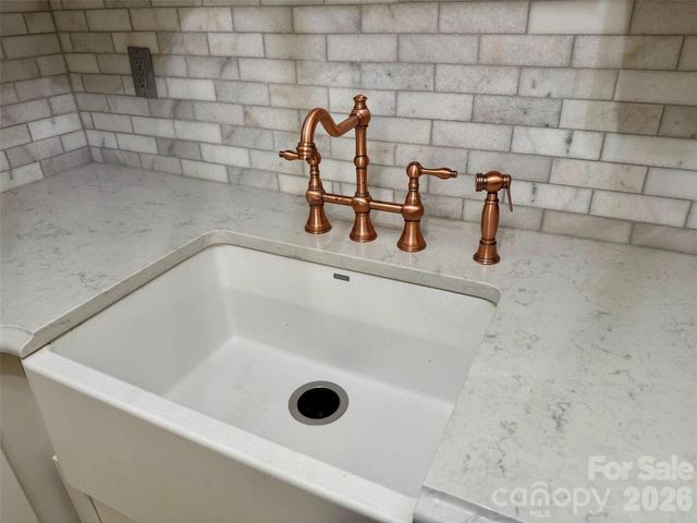 427 6th Avenue W A-12, Hendersonville, NC 28739