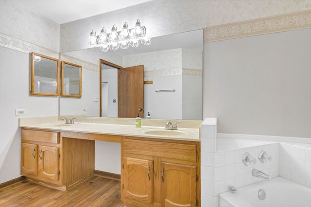 2116 Glasgow Court 2116, Hanover Park, IL 60133