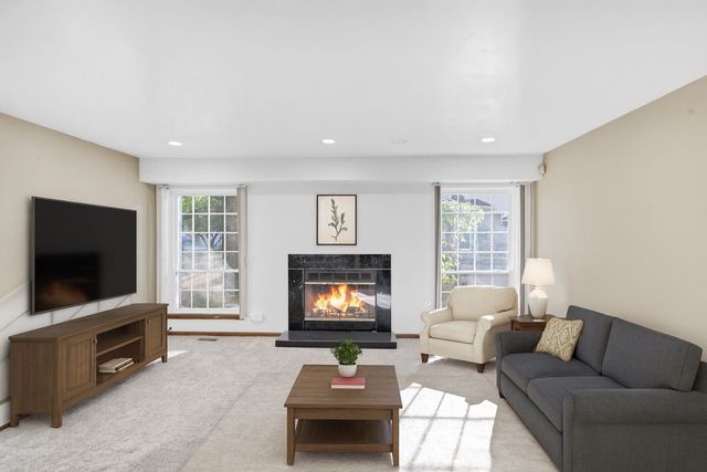 2116 Glasgow Court 2116, Hanover Park, IL 60133