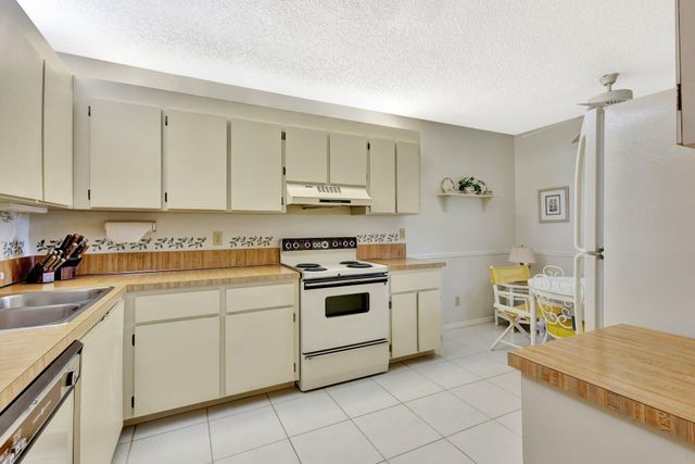 1600 SE Saint Lucie Boulevard SE 211, Stuart, FL 34996