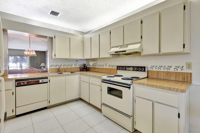 1600 SE Saint Lucie Boulevard SE 211, Stuart, FL 34996