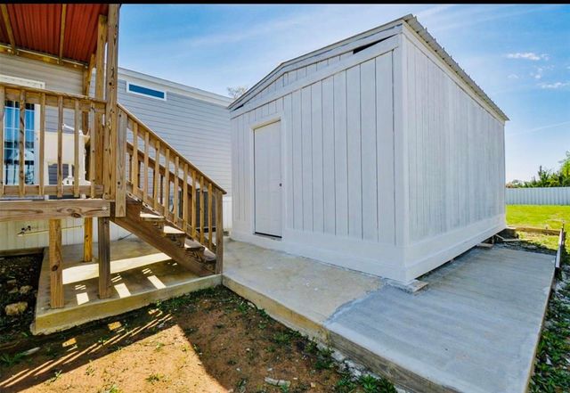 226 Road 5210, Cleveland, TX 77327