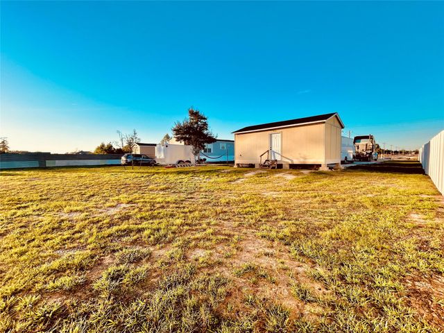 226 Road 5210, Cleveland, TX 77327