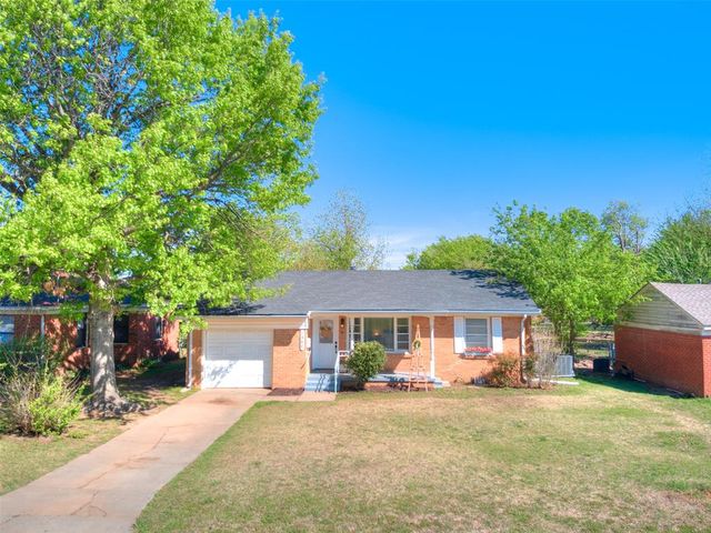 1507 Casady Lane, The Village, OK 73120