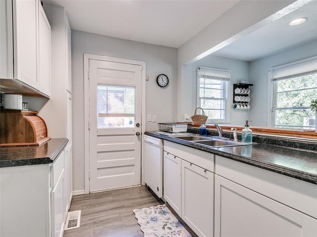 1507 Casady Lane, The Village, OK 73120