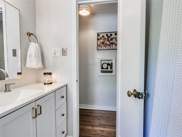 1507 Casady Lane, The Village, OK 73120