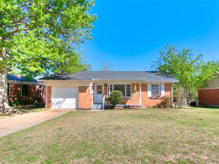 1507 Casady Lane, The Village, OK 73120
