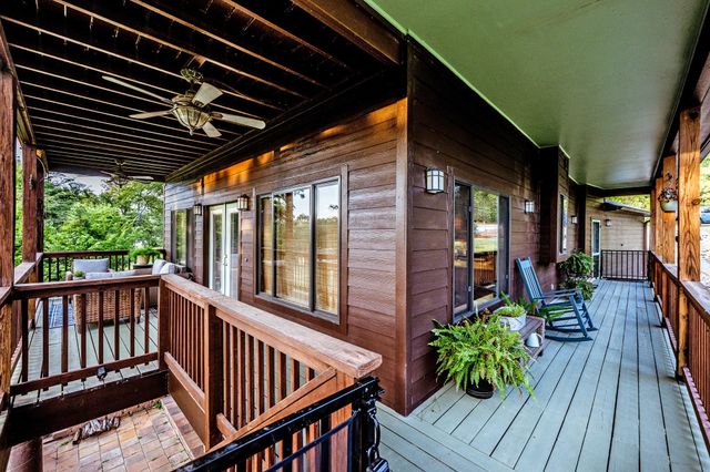 48 Hillsborough Drive, Huntsville, TX 77340