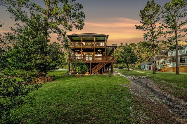 48 Hillsborough Drive, Huntsville, TX 77340