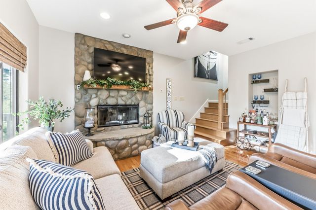 48 Hillsborough Drive, Huntsville, TX 77340