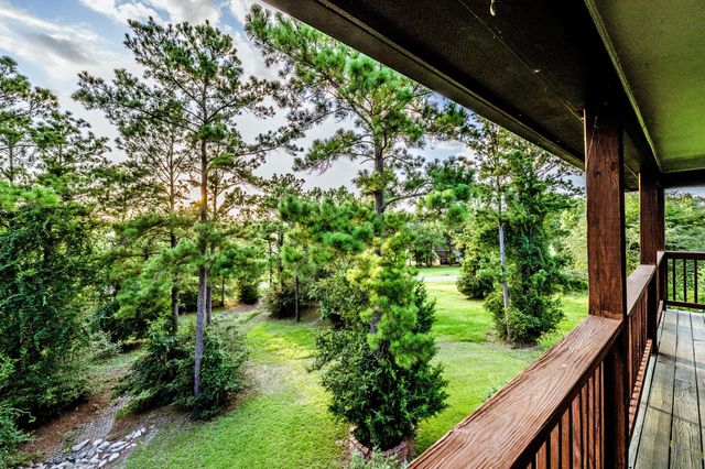 48 Hillsborough Drive, Huntsville, TX 77340