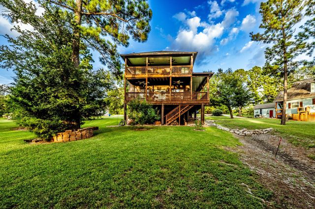 48 Hillsborough Drive, Huntsville, TX 77340