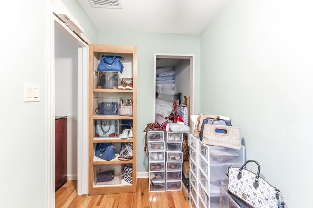 48 Hillsborough Drive, Huntsville, TX 77340