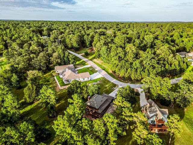 48 Hillsborough Drive, Huntsville, TX 77340