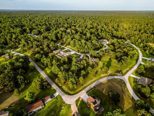 48 Hillsborough Drive, Huntsville, TX 77340