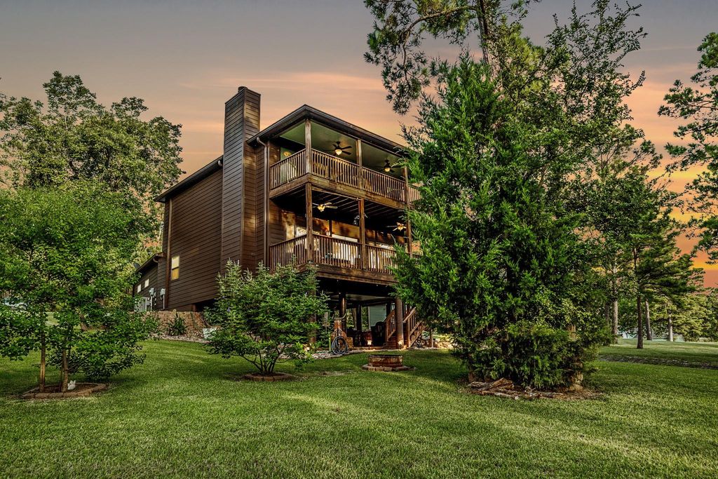 48 Hillsborough Drive, Huntsville, TX 77340