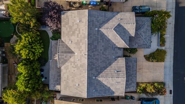 9924 Sintra Way, Elk Grove, CA 95757