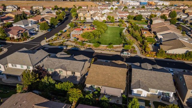 9924 Sintra Way, Elk Grove, CA 95757