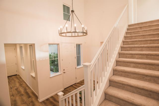 9924 Sintra Way, Elk Grove, CA 95757