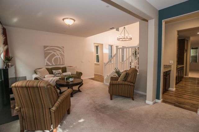 9924 Sintra Way, Elk Grove, CA 95757