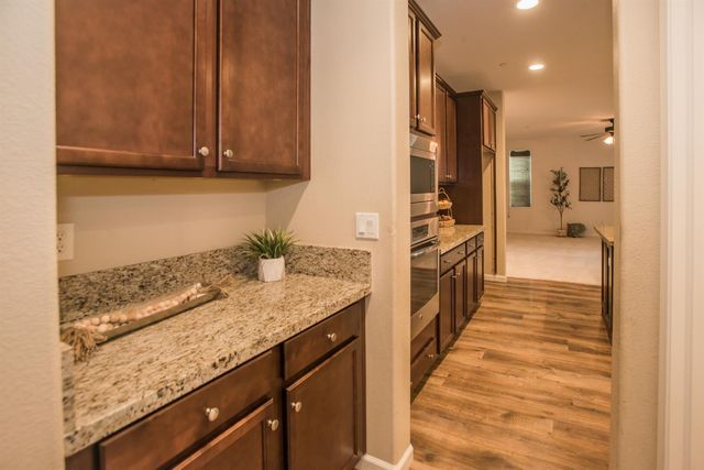 9924 Sintra Way, Elk Grove, CA 95757