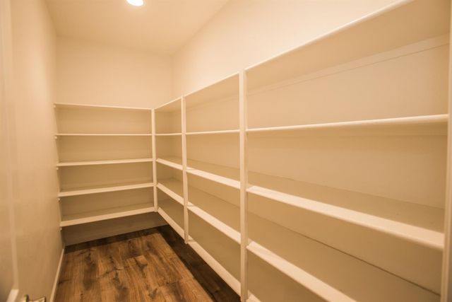 9924 Sintra Way, Elk Grove, CA 95757