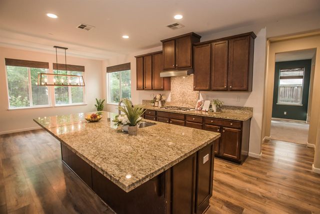9924 Sintra Way, Elk Grove, CA 95757