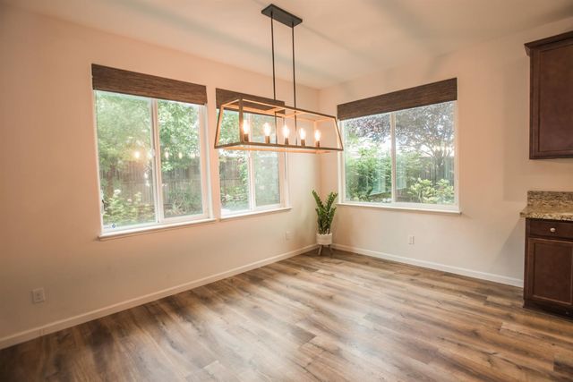 9924 Sintra Way, Elk Grove, CA 95757