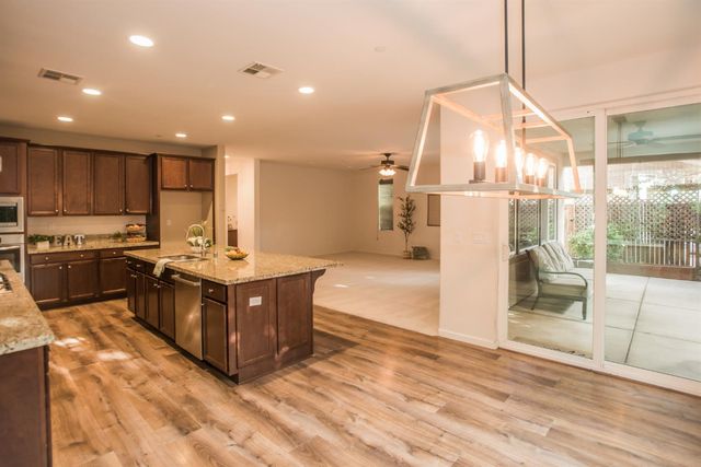 9924 Sintra Way, Elk Grove, CA 95757