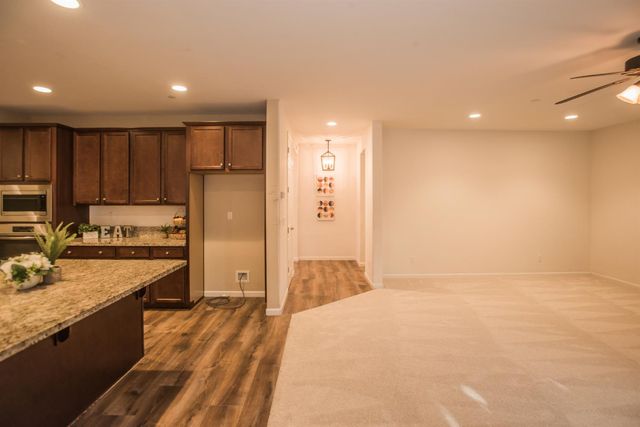 9924 Sintra Way, Elk Grove, CA 95757