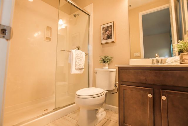 9924 Sintra Way, Elk Grove, CA 95757