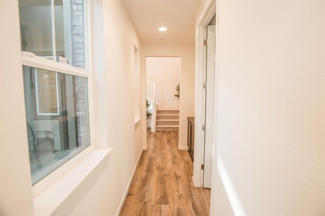 9924 Sintra Way, Elk Grove, CA 95757