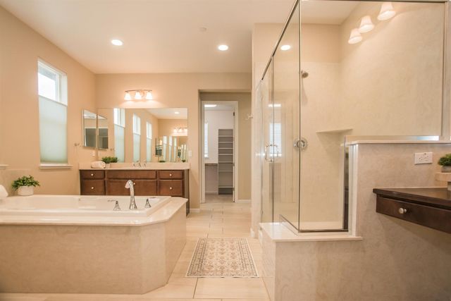 9924 Sintra Way, Elk Grove, CA 95757