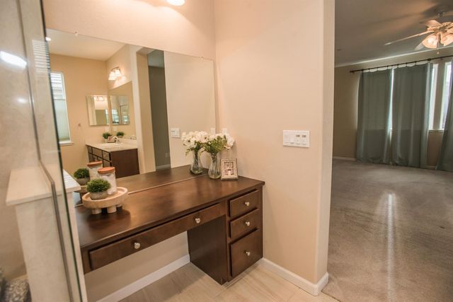 9924 Sintra Way, Elk Grove, CA 95757