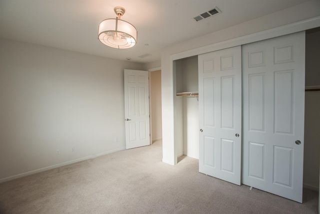 9924 Sintra Way, Elk Grove, CA 95757