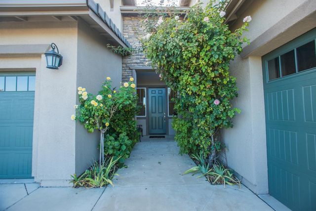 9924 Sintra Way, Elk Grove, CA 95757