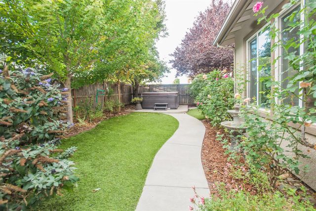 9924 Sintra Way, Elk Grove, CA 95757