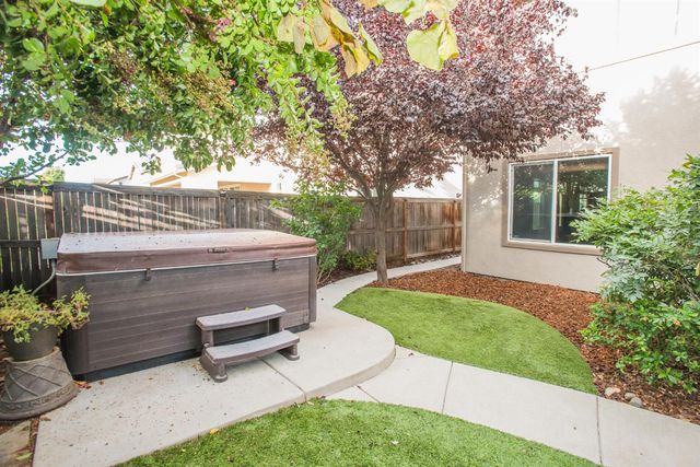 9924 Sintra Way, Elk Grove, CA 95757