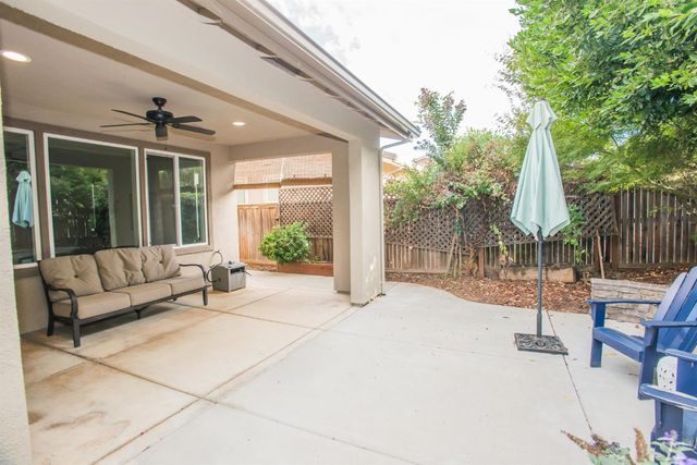 9924 Sintra Way, Elk Grove, CA 95757