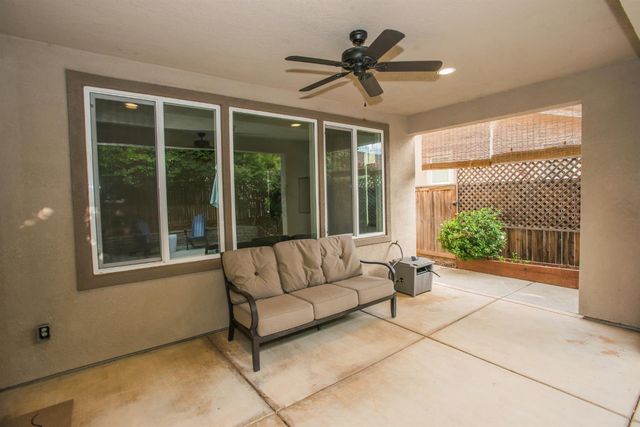 9924 Sintra Way, Elk Grove, CA 95757